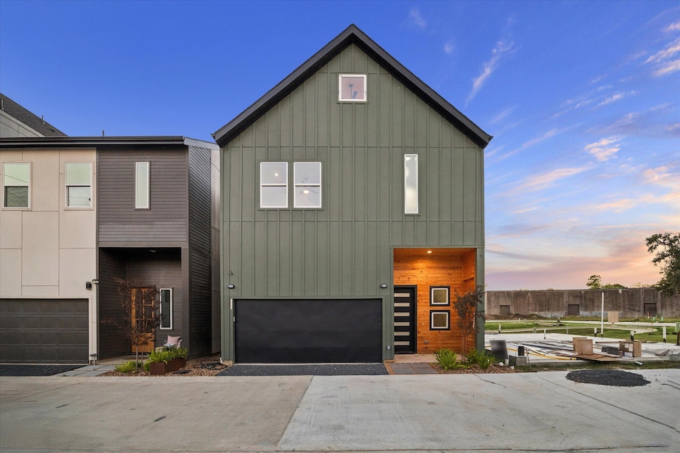 3902 Zina Way, Houston, TX 77018 - photo 1