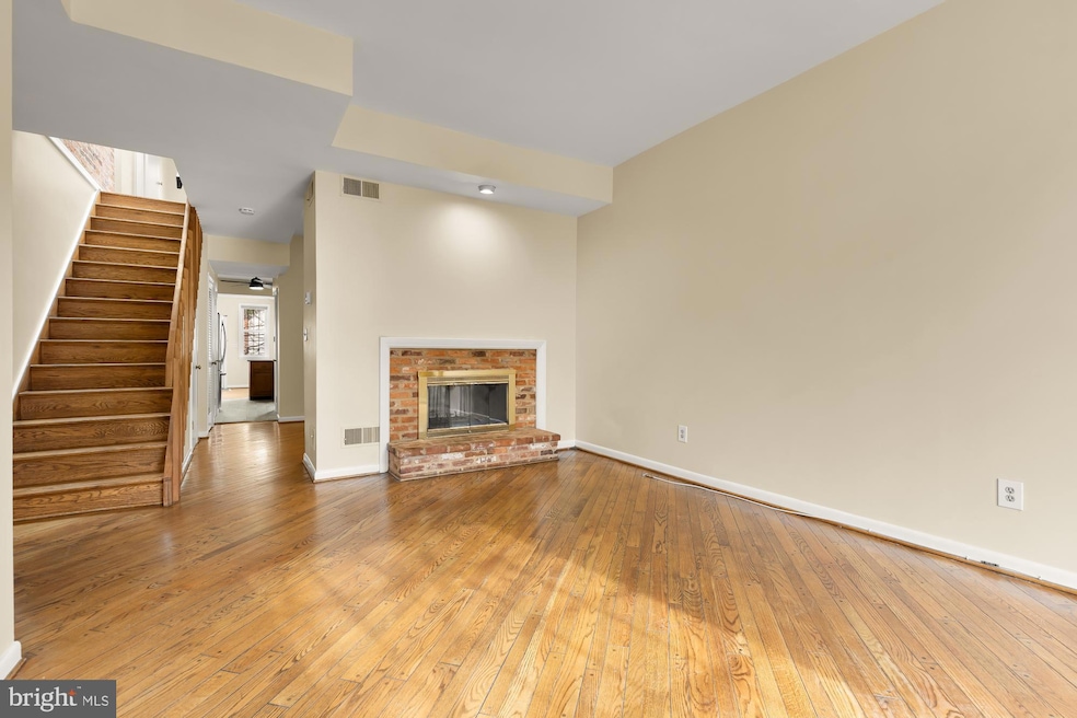650 E St NE unit A, Washington, DC 20002 - photo 1