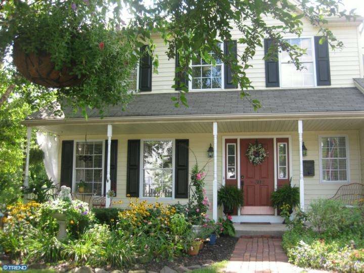 302 S Haverfield Dr, Spring City, PA 19475 - photo 1