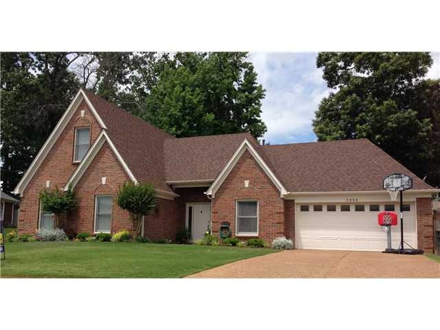 Gorgeous Landscaping, NEW Roof!
