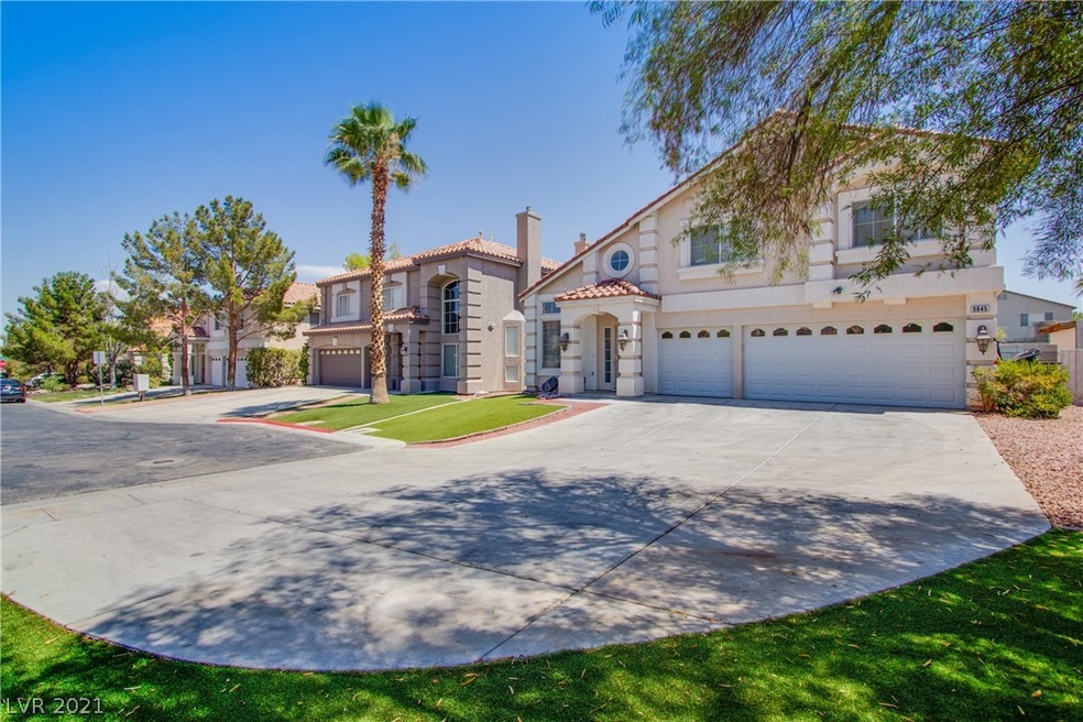 Expansive driveway!