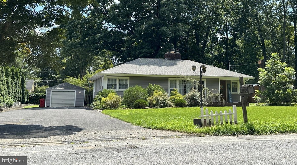 118 W Park Dr, Bridgeton, NJ 08302 - photo 1