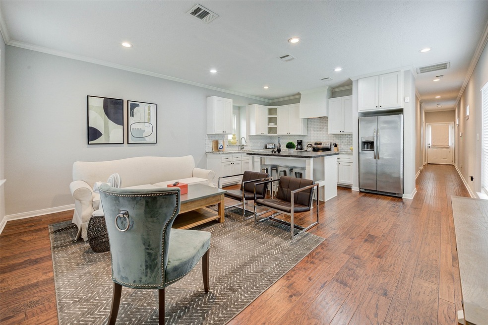 921 Kern St, Houston, TX 77009 - photo 1