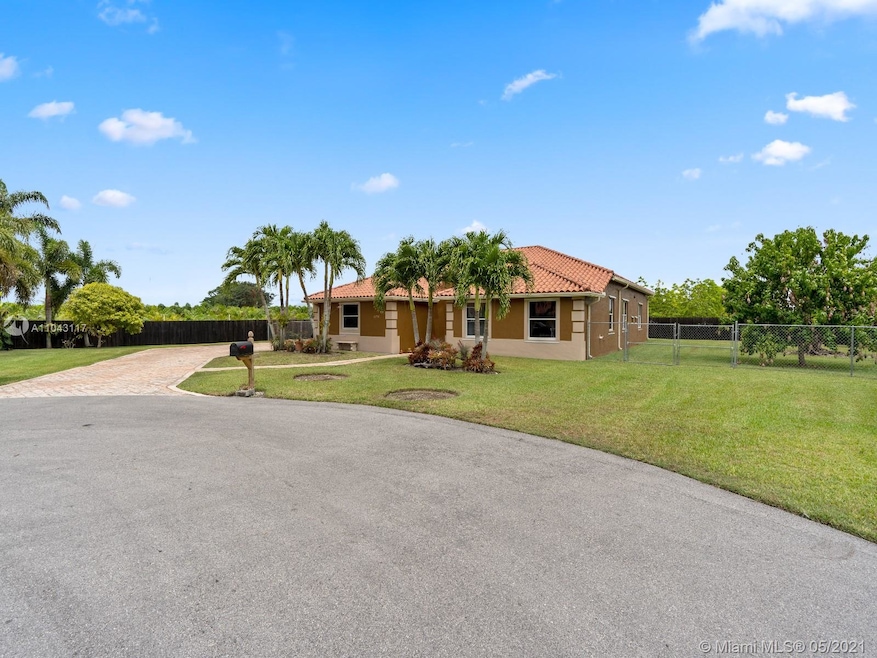 Front View and Cul De Sac View