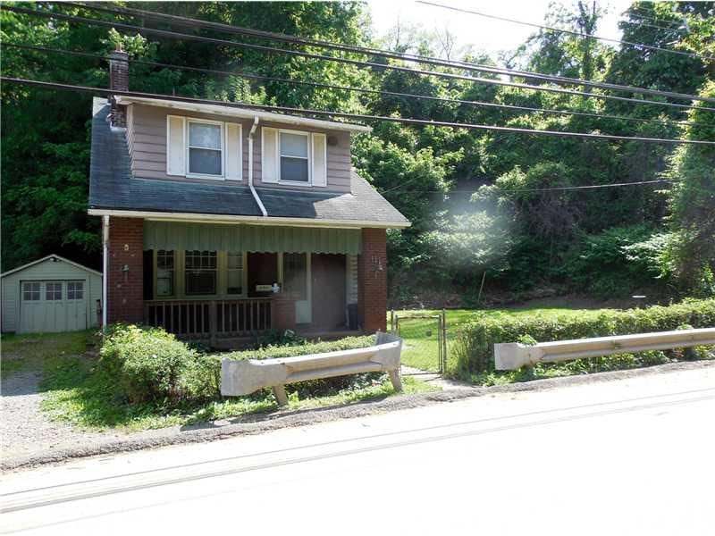 Exterior Front. PRIME Location to Waterfront, Oakl
