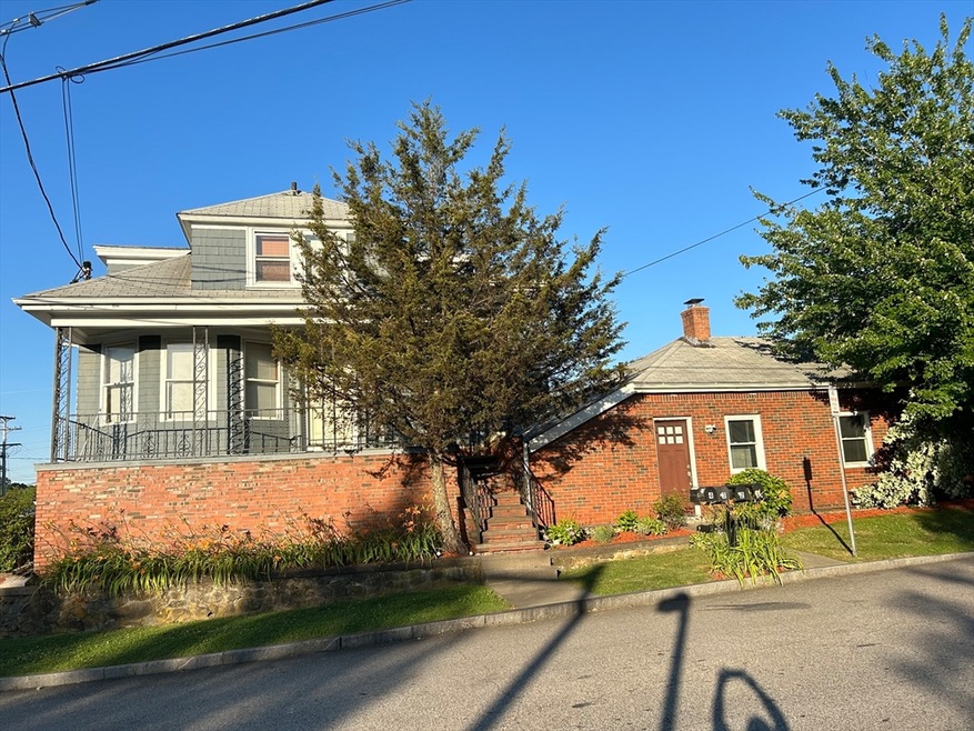 569 Winthrop St unit 1, Rehoboth, MA 02769 - photo 1