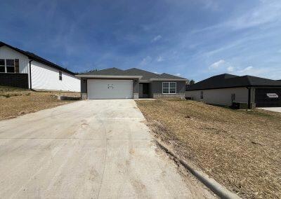 829 Holstein Ln, Marshfield, MO 65706 - photo 1