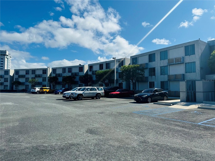 Carr 167 Cond Parque 228 unit 831, Bayamon, PR 00961 - photo 1