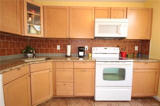 42 Revere Cir, Washingtonville, NY 10992 - photo 1