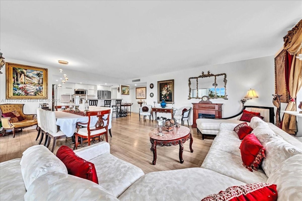 Hillcrest No 25 unit 411, Hollywood, FL 33021 - photo 1