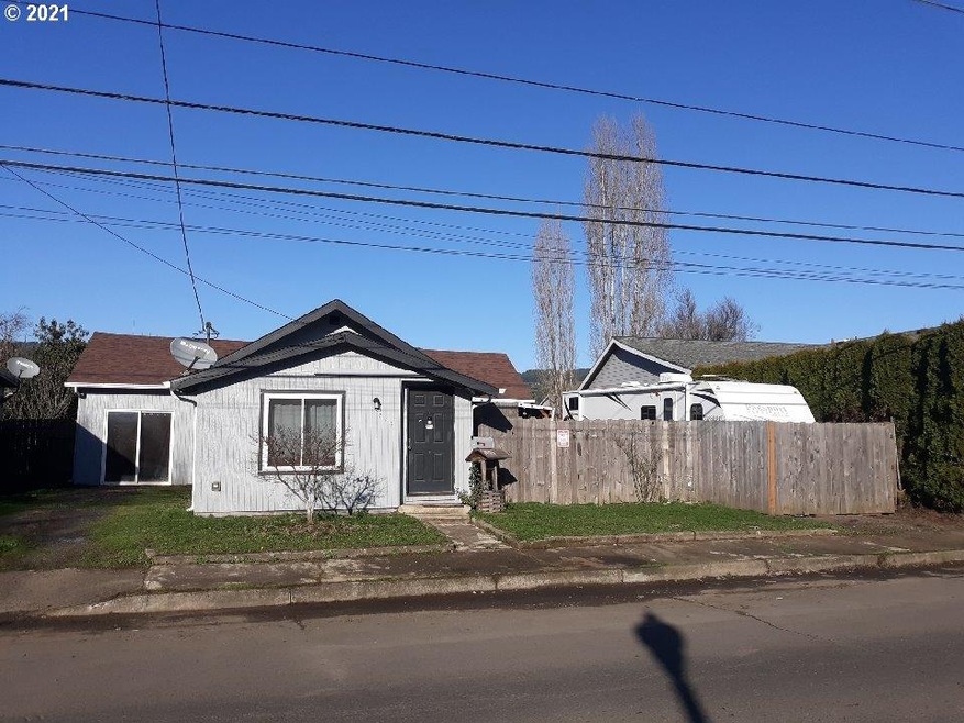 785 W Main St, Sheridan, OR 97378 - photo 1