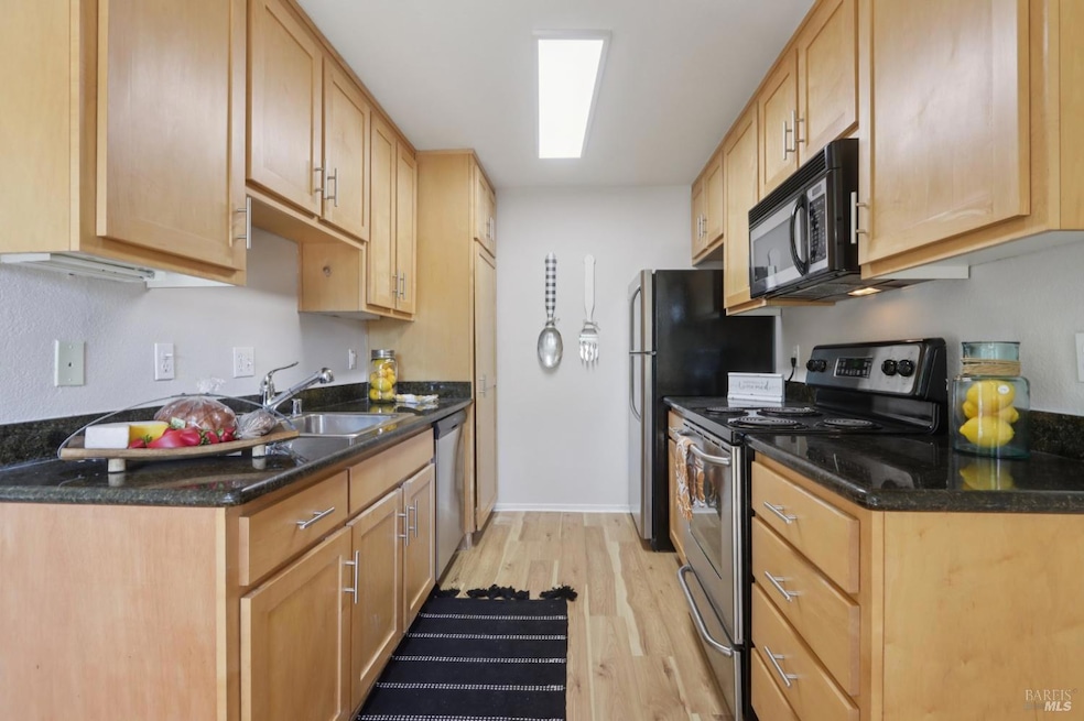 900 Cambridge Dr unit 51, Benicia, CA 94510 - photo 1