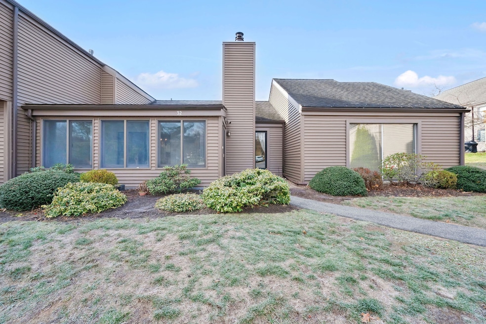 32 Hollister Way S unit 32, Glastonbury, CT 06033 - photo 1