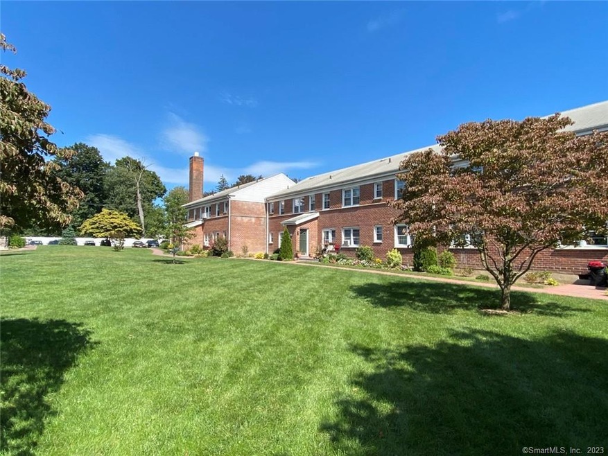 244 Glenbrook Rd unit 35A, Stamford, CT 06906 - photo 1