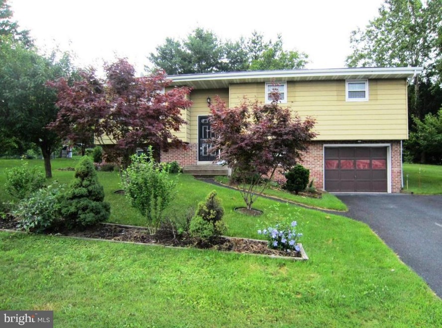 1671 N Reading Rd, Stevens, PA 17578 - photo 1
