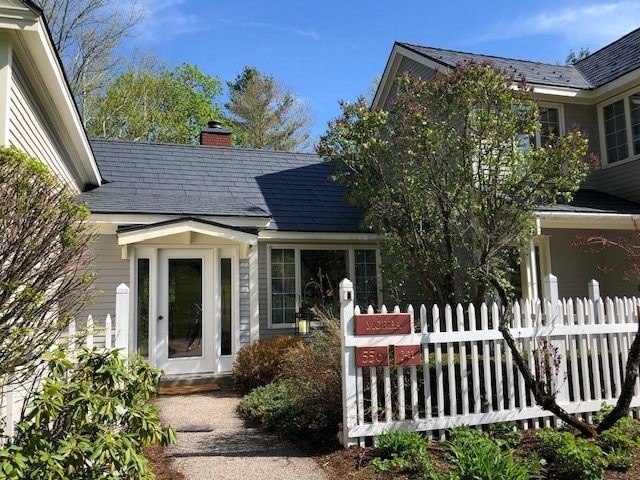 Enjoy Summer months at 556 EOB