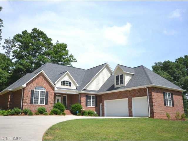348 N Club Dr, Asheboro, NC 27205 - photo 1