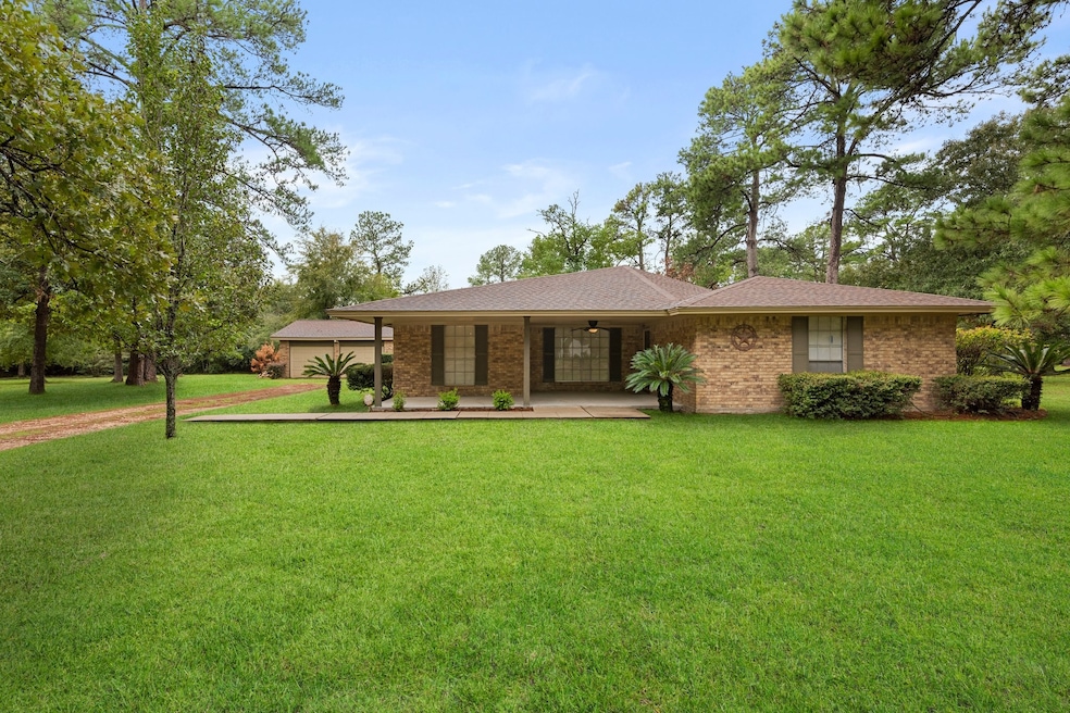 30611 Meadow Wood Dr, Magnolia, TX 77354 - photo 1