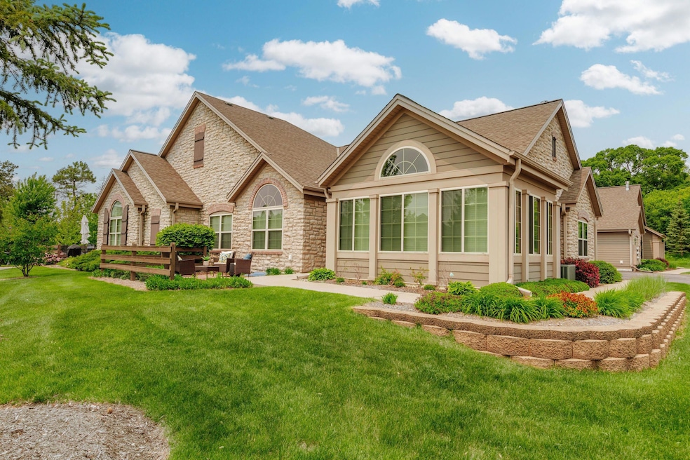 15370 Huff Way, Brookfield, WI 53005 - photo 1