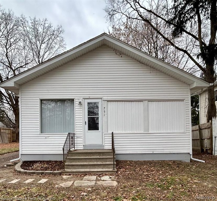 Newly remodeled Ranch w/ extra deep 310 ft lot!