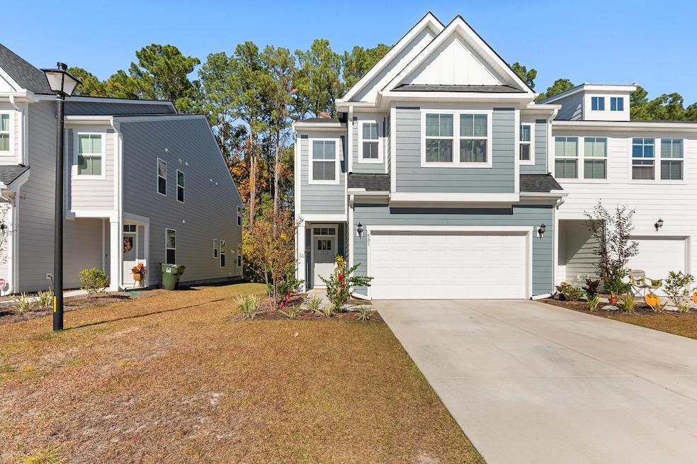 581 Trotters Ln, Moncks Corner, SC 29461 - photo 1