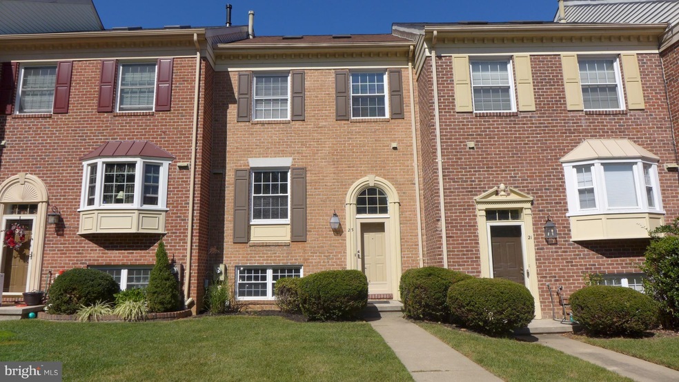 23 Valley Crossing Cir, Cockeysville, MD 21030 - photo 1