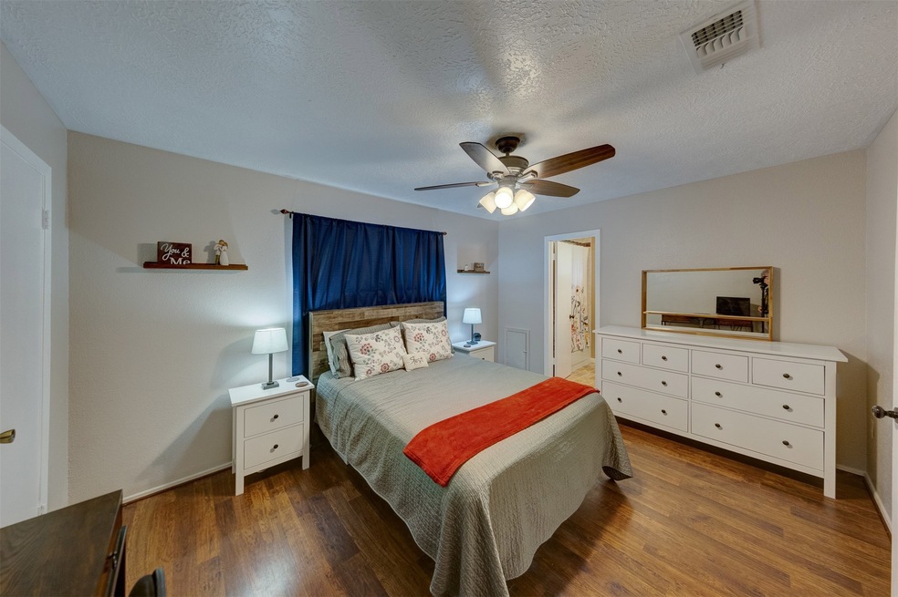 16614 David Glen Dr, Friendswood, TX 77546 - photo 1