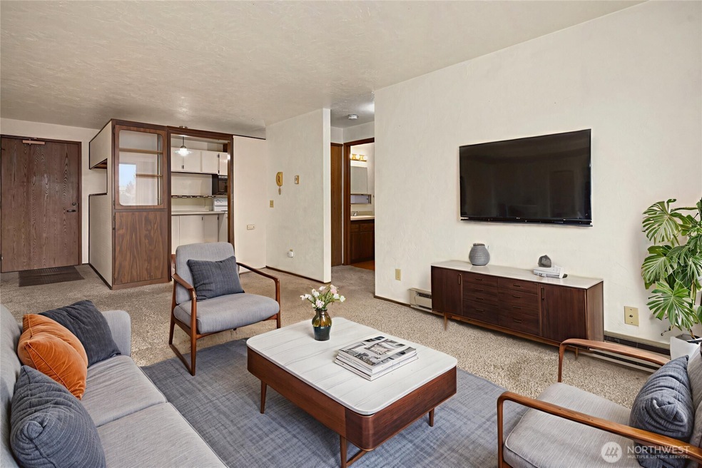 2100 N 106th St unit 402, Seattle, WA 98133 - photo 1