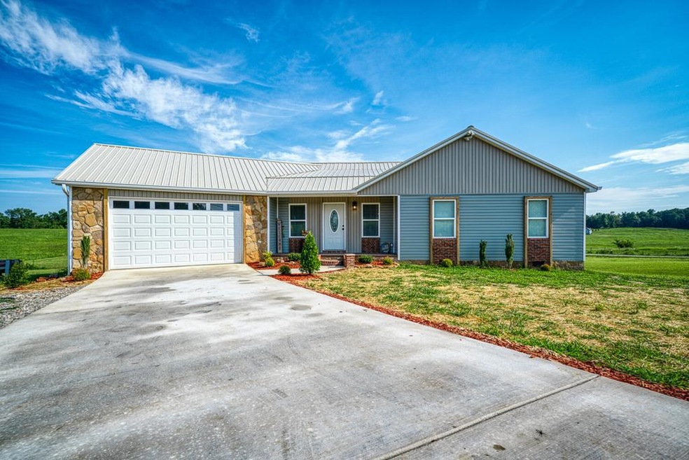 212 Pollard Rd, Walling, TN 38587 - photo 1