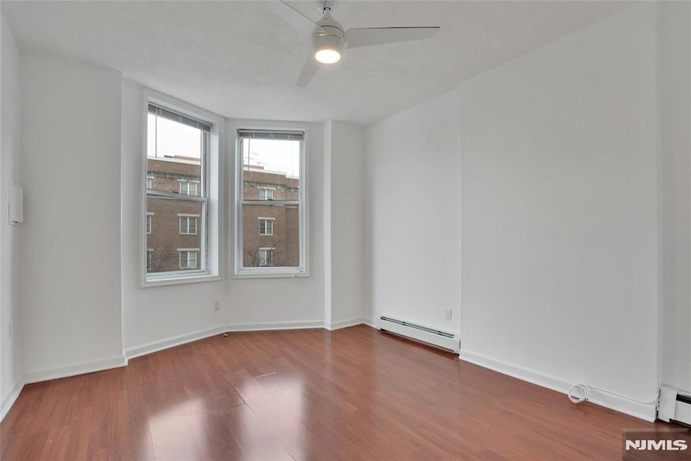 811 Montgomery St unit 201, Jersey City, NJ 07306 - photo 1
