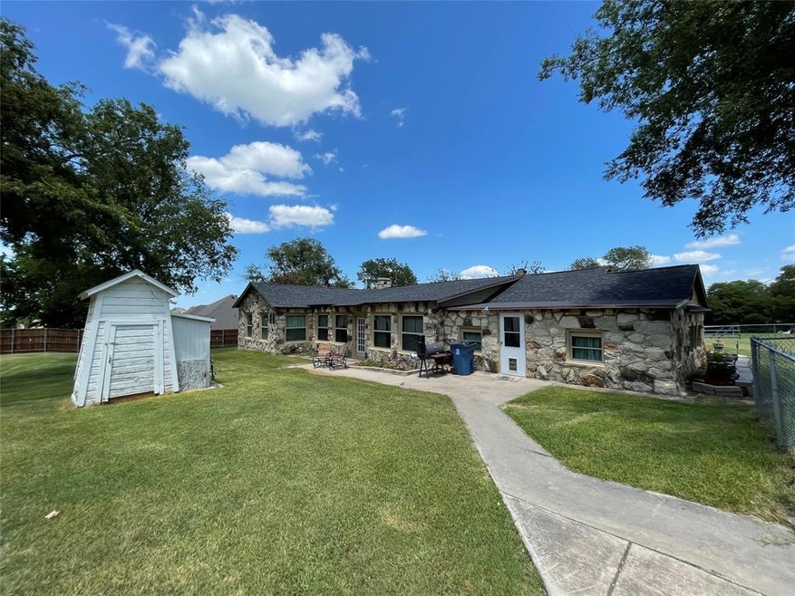 1317 Scotland Ave, Azle, TX 76020 - photo 1