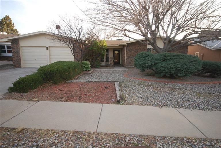 6620 Esther Ave NE, Albuquerque, NM 87109 - photo 1
