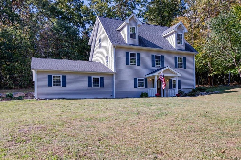 Welcome to 38 Lynn Road in beautiful Ivoryton/Esex