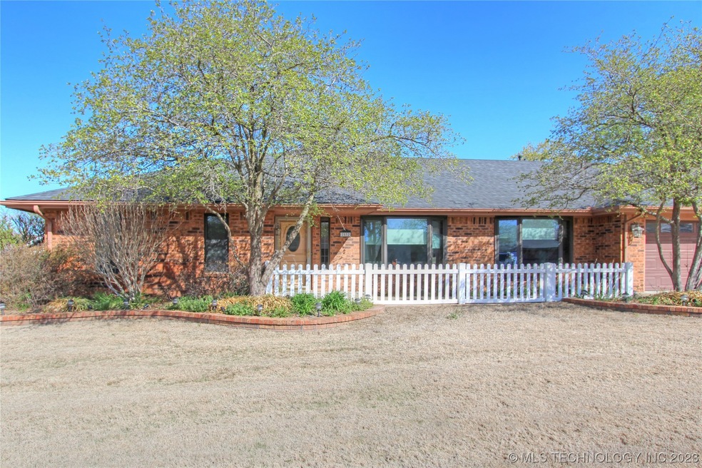 2532 SE Vicksburg St, Bartlesville, OK 74006 - photo 1