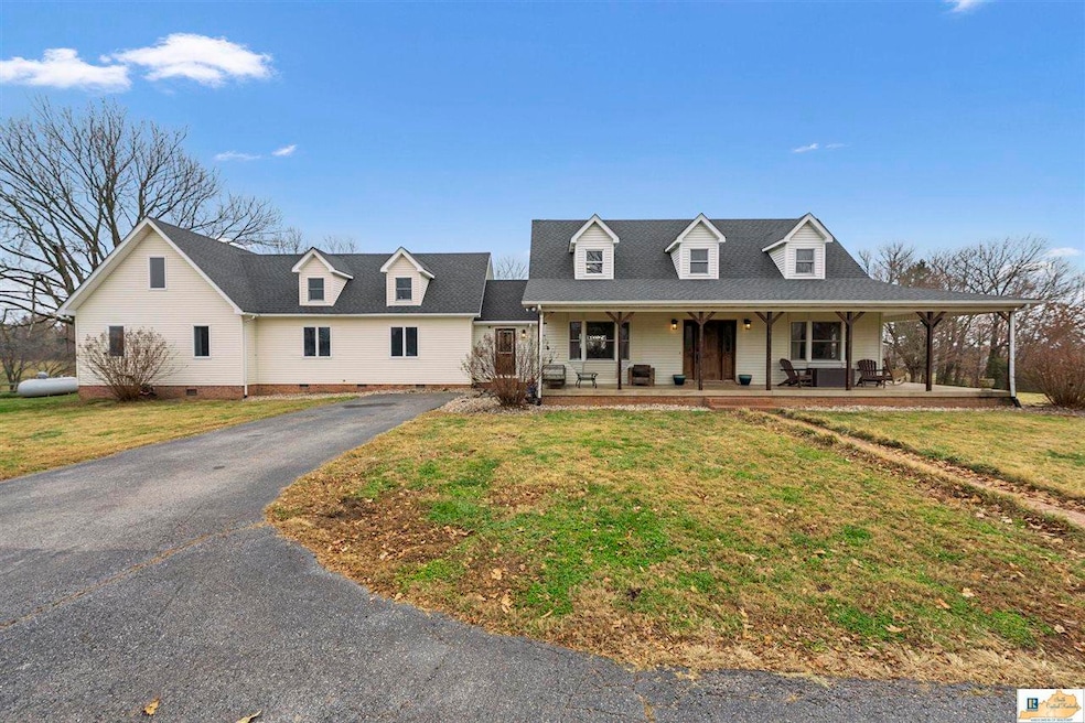 238 Boles Rd, Fountain Run, KY 42133 - photo 1