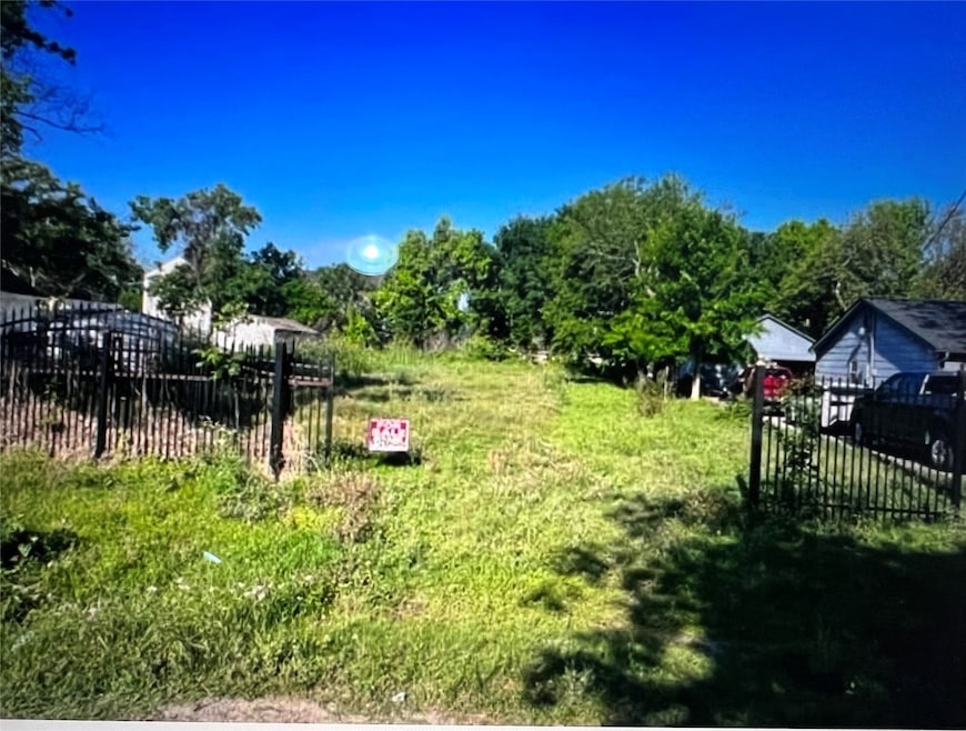 5609 Harvard St, Houston, TX 77076 - photo 1