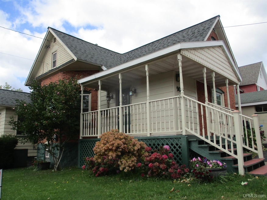 900 3rd St, Hancock, MI 49930 - photo 1