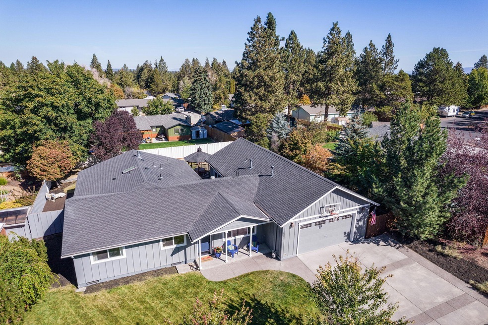 1672 NE Meadow Ln, Bend, OR 97701 - photo 1