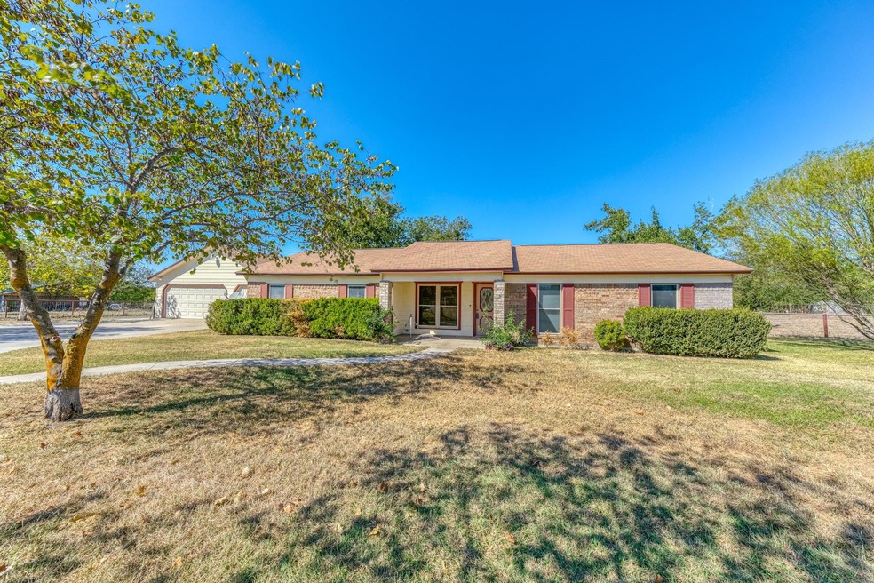 112 Paul St, Weatherford, TX 76088 - photo 1