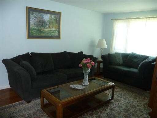 10 Robin Cir, Medway, MA 02053 - photo 1