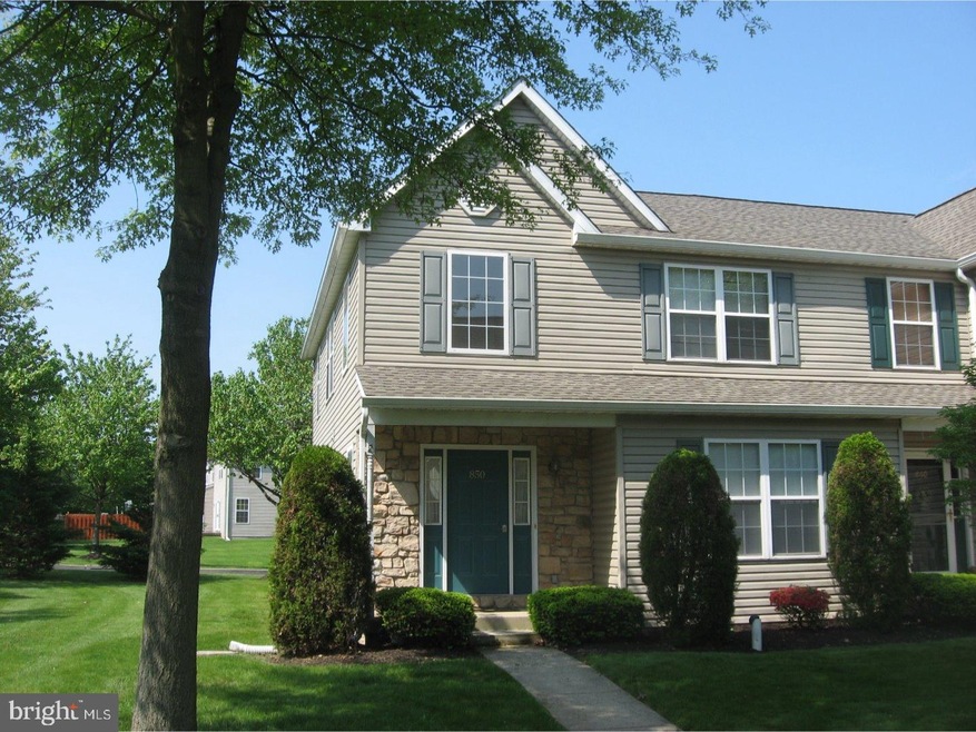 850 Doe Ct, Royersford, PA 19468 - photo 1