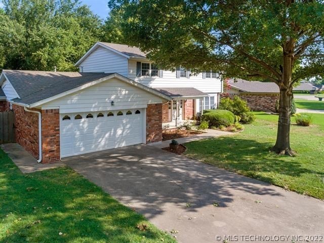 1406 N Choctaw Place, Claremore, OK 74017 - photo 1