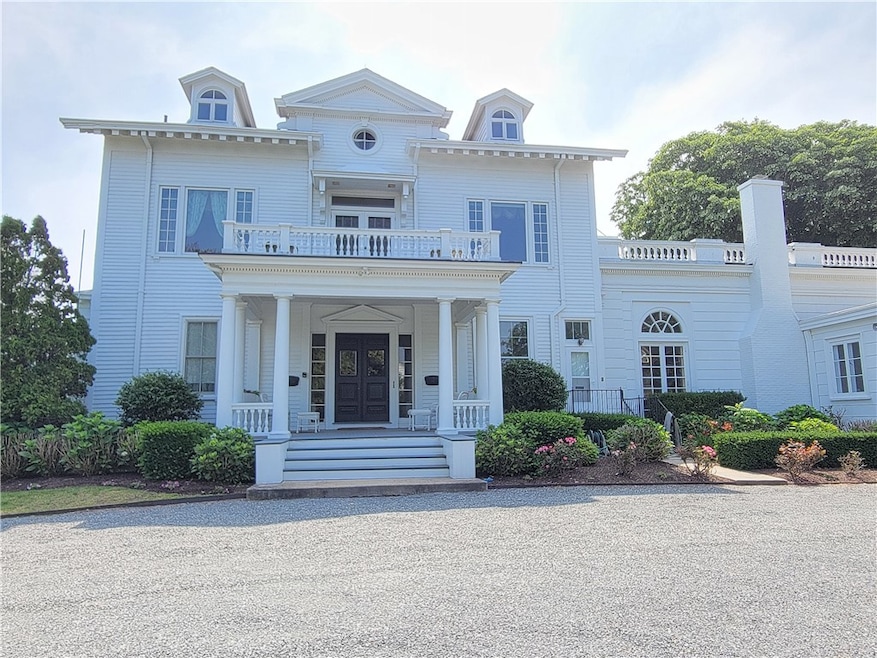 718 Bellevue Ave unit 5, Newport, RI 02840 - photo 1