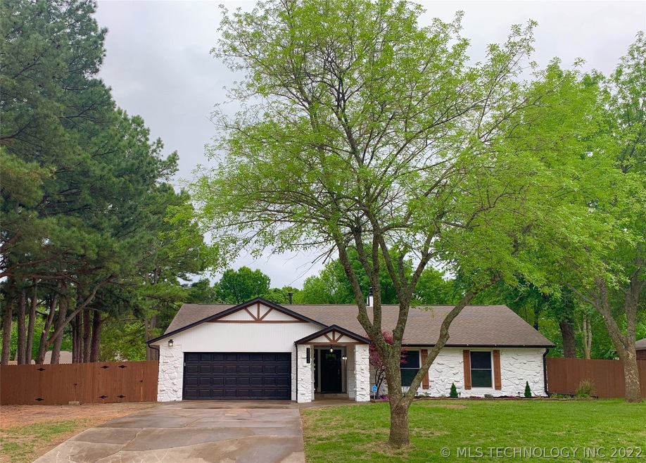 Total renovation with huge lot and mature trees ju