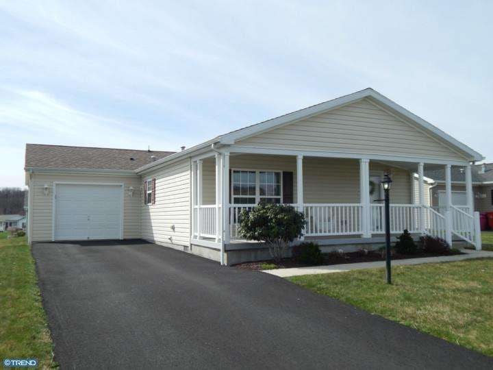 6 Mockingbird Ct, Bechtelsville, PA 19505 - photo 1