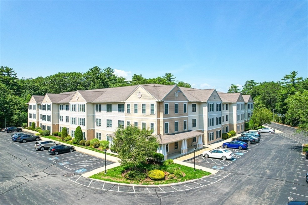 Windgate at Salisbury unit B309, Salisbury, MA 01952 - photo 1