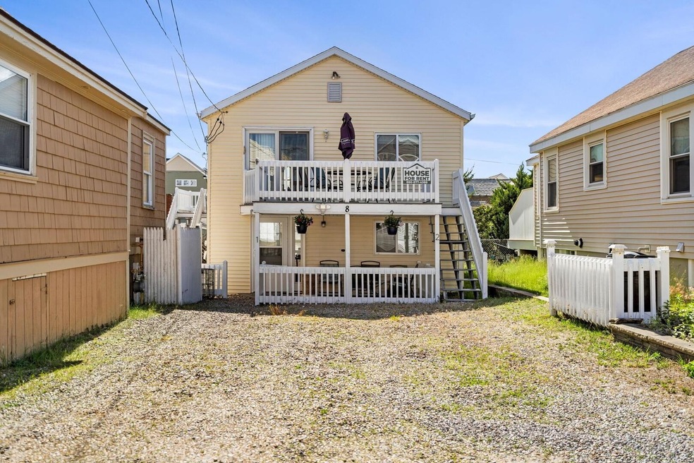 8 Commonwealth Ave unit 2, Salisbury, MA 01952 - photo 1