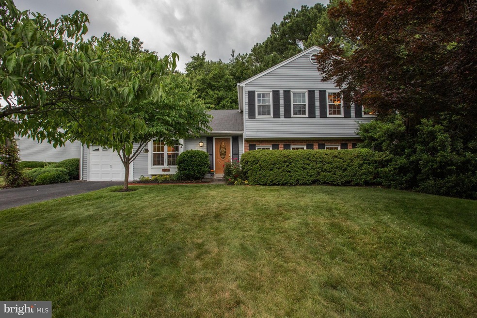 11229 Freas Dr, North Potomac, MD 20878 - photo 1