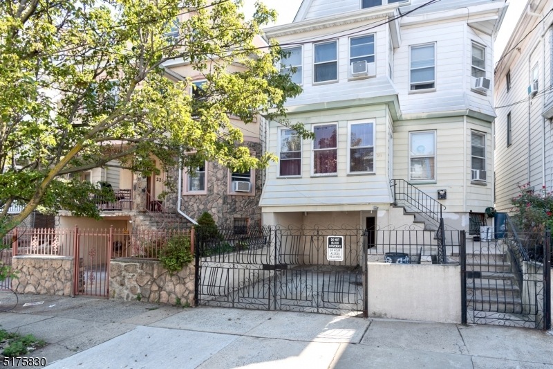 219 N 9th St, Newark, NJ 07107 - photo 1