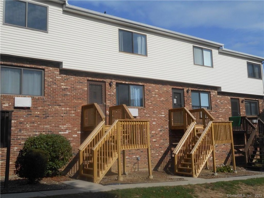 820 Matthews St unit 33, Bristol, CT 06010 - photo 1